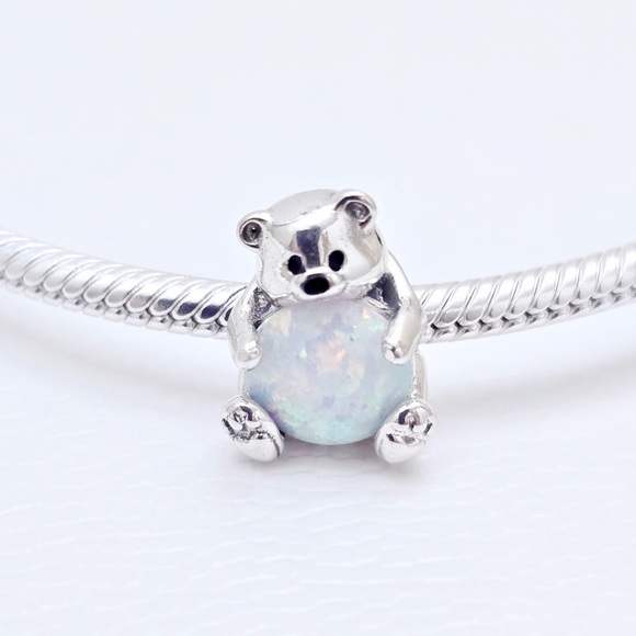 Pandora Polar Bear Charm - Picture 1 of 6